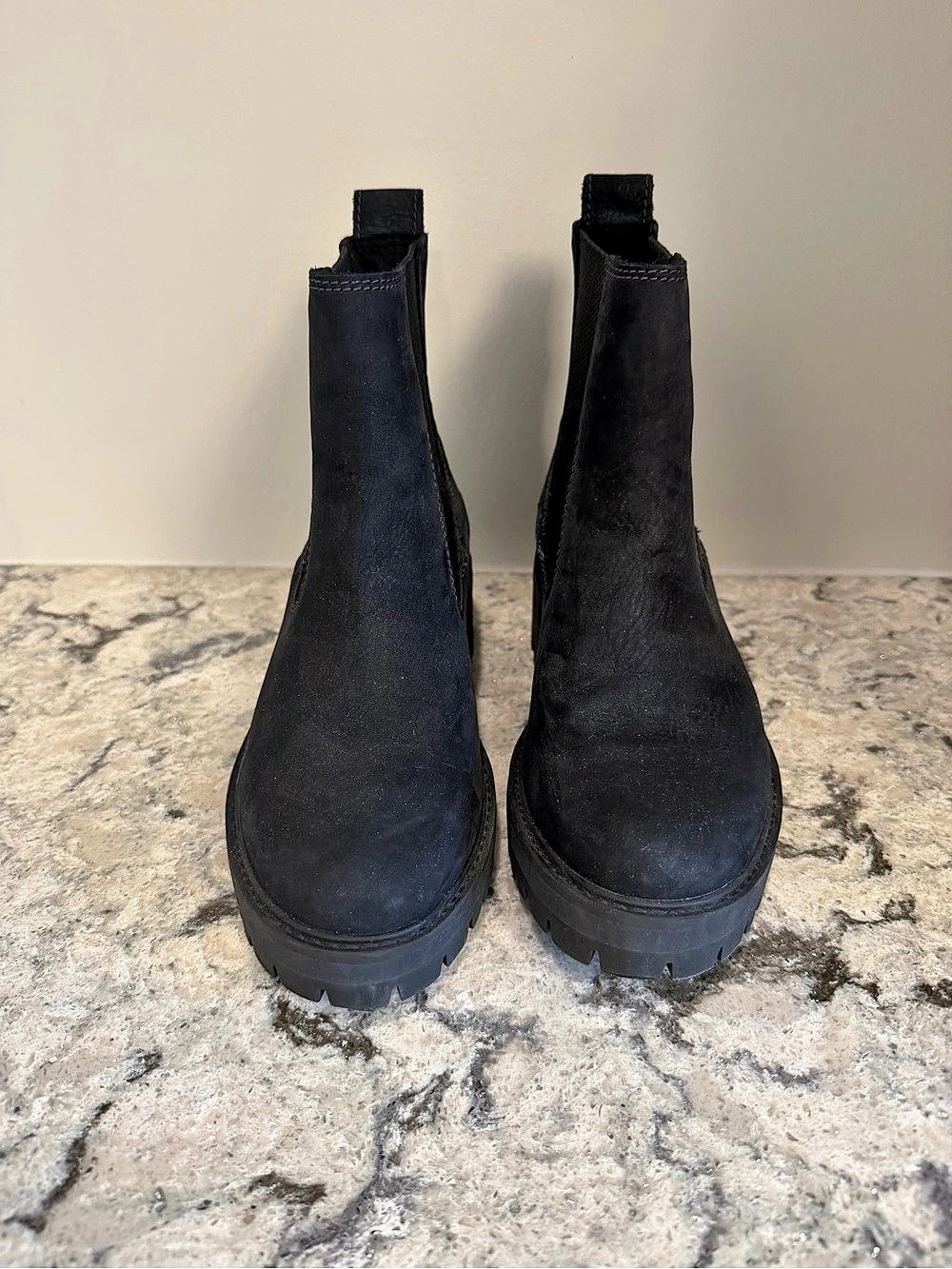 Timberland Courmayeur Valley Chelsea Boots Black. Size 7.5